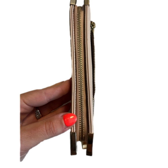 🧡 5 for $25 sale 🧡 Light pink wallet - Picture 4 of 6